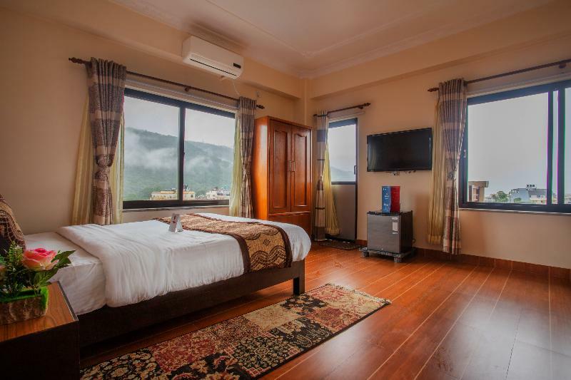 Hotel Romantica Pokhara Esterno foto
