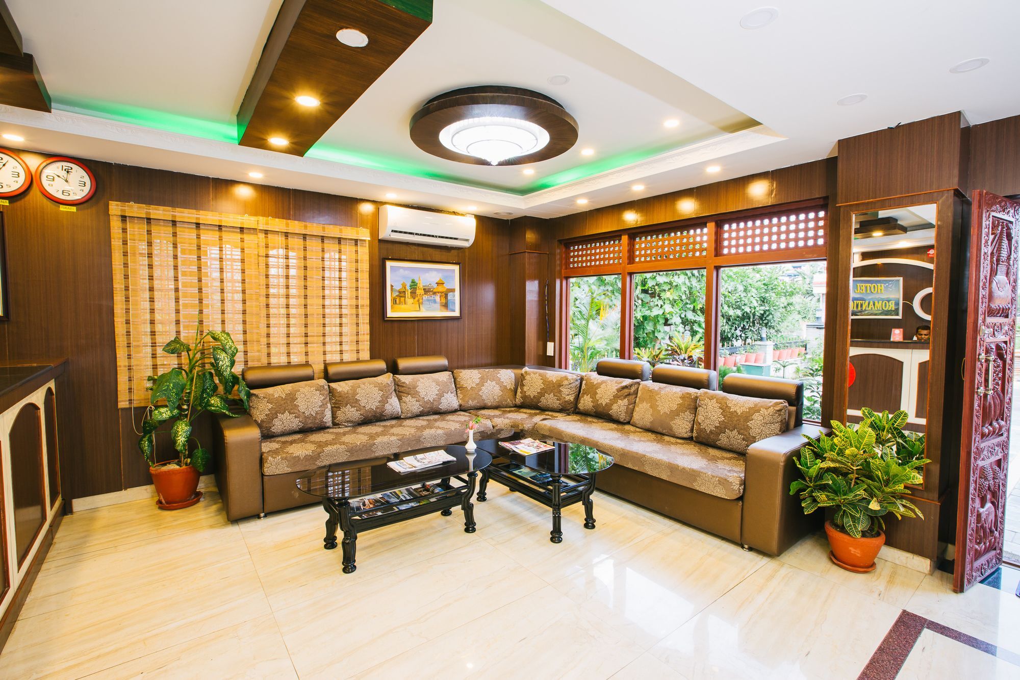 Hotel Romantica Pokhara Esterno foto