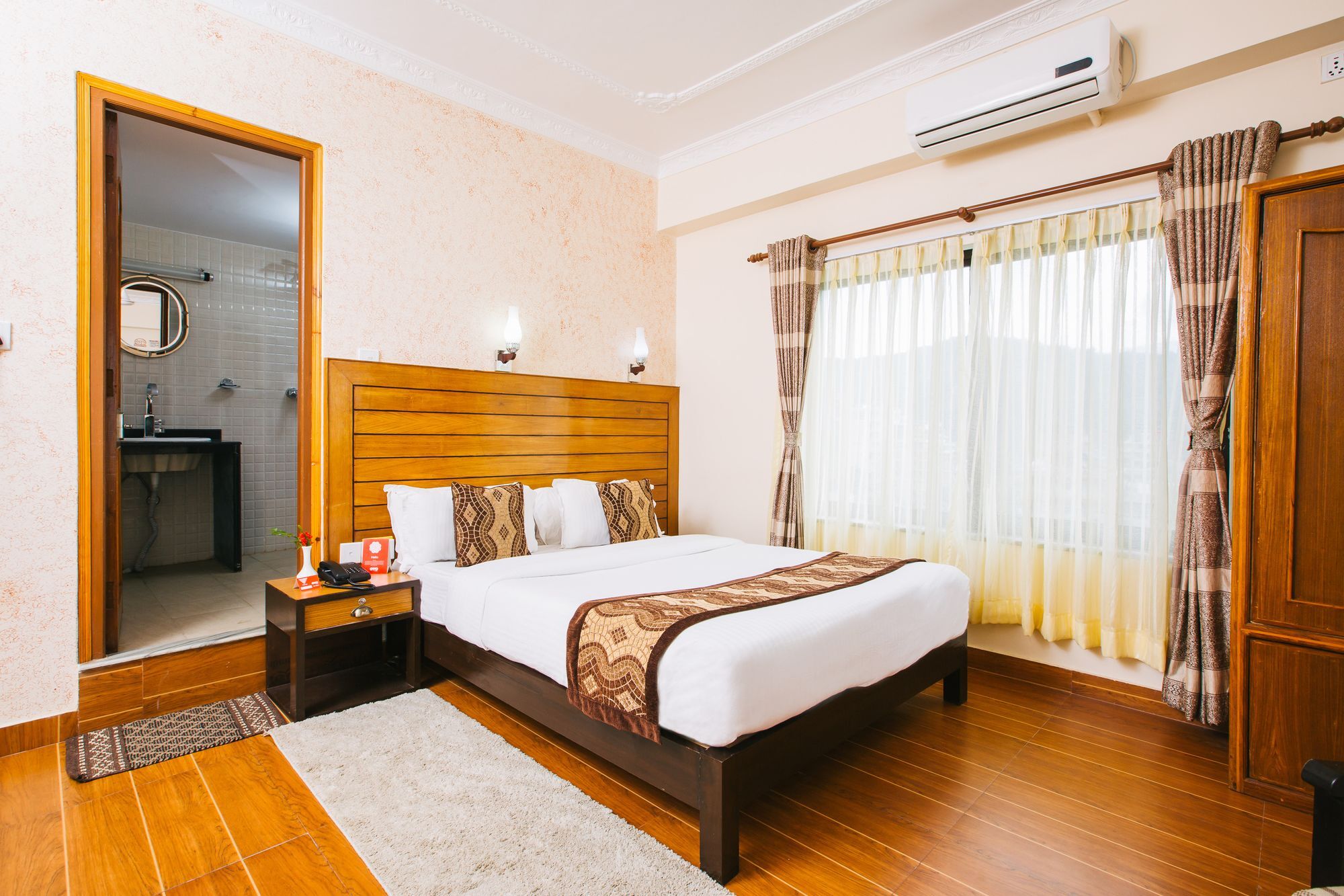 Hotel Romantica Pokhara Esterno foto
