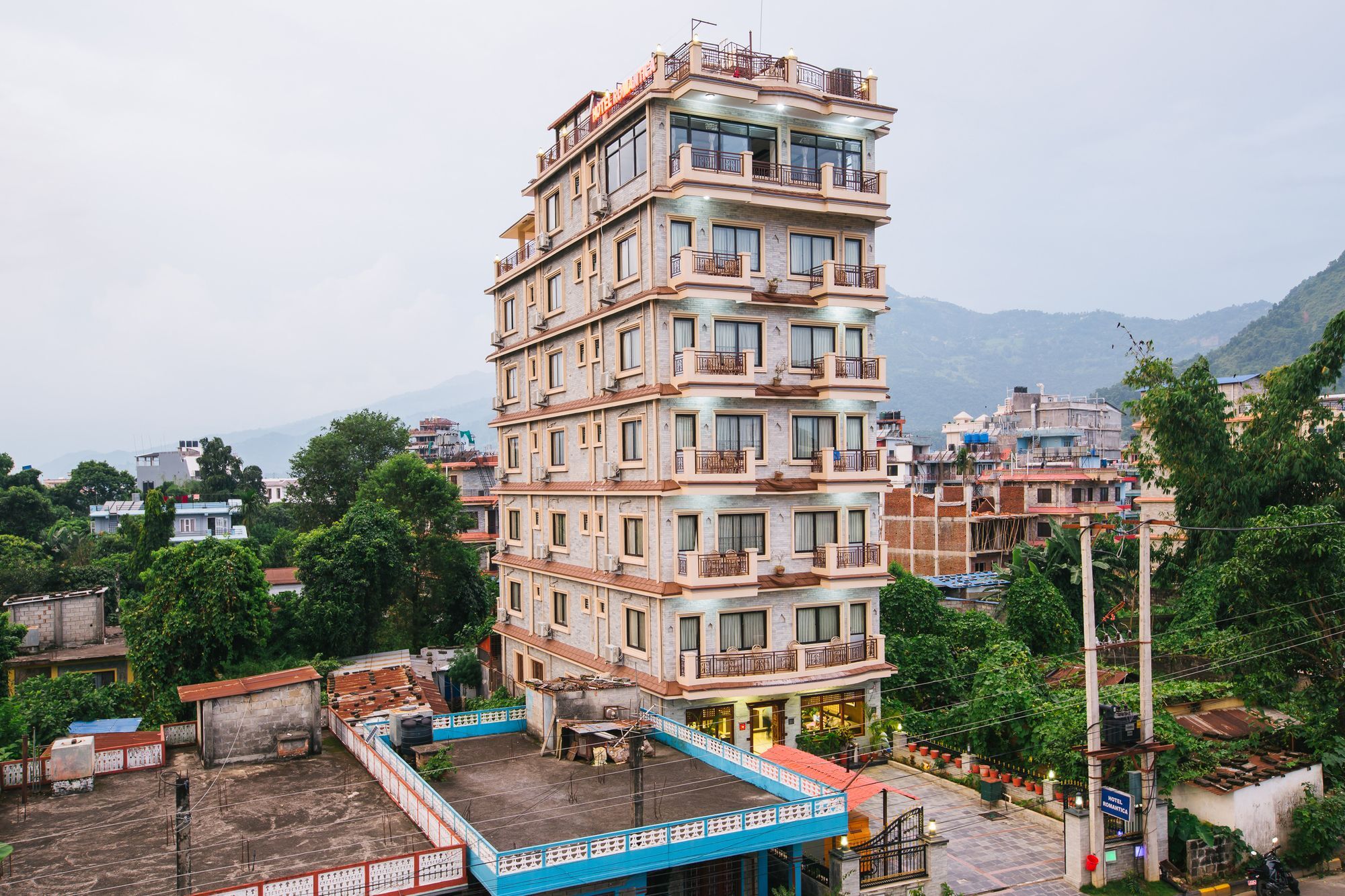 Hotel Romantica Pokhara Esterno foto