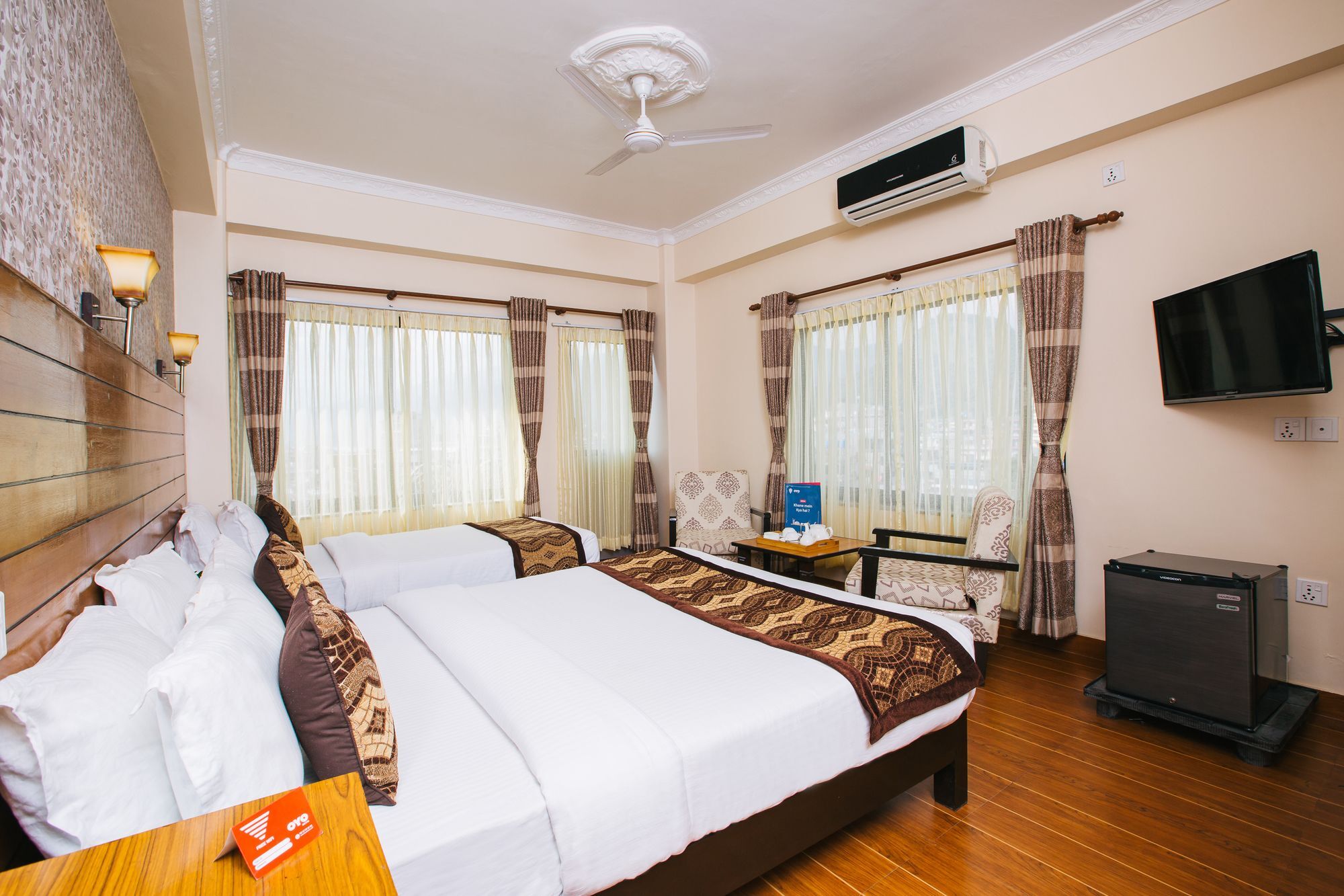 Hotel Romantica Pokhara Esterno foto