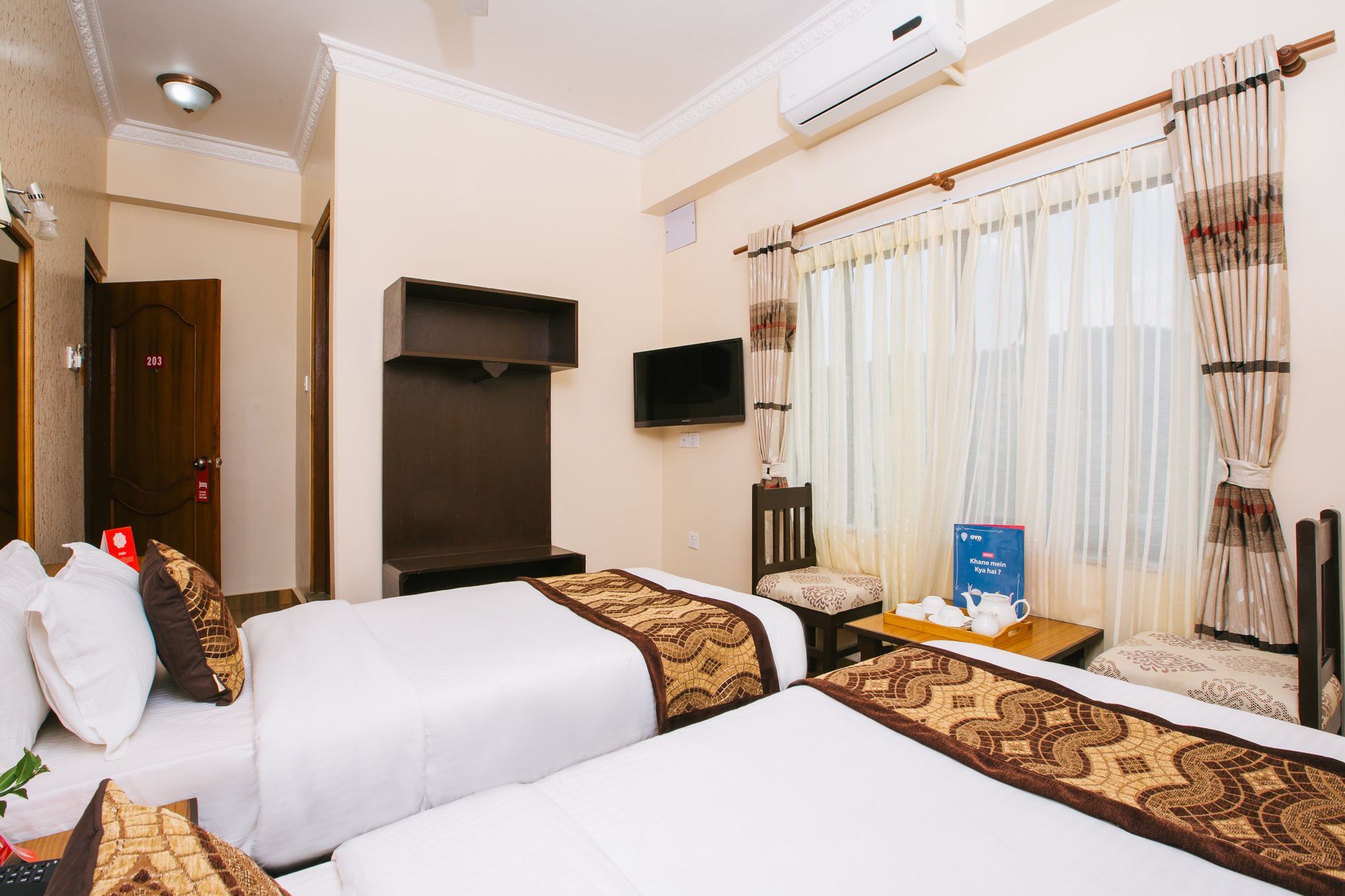 Hotel Romantica Pokhara Esterno foto