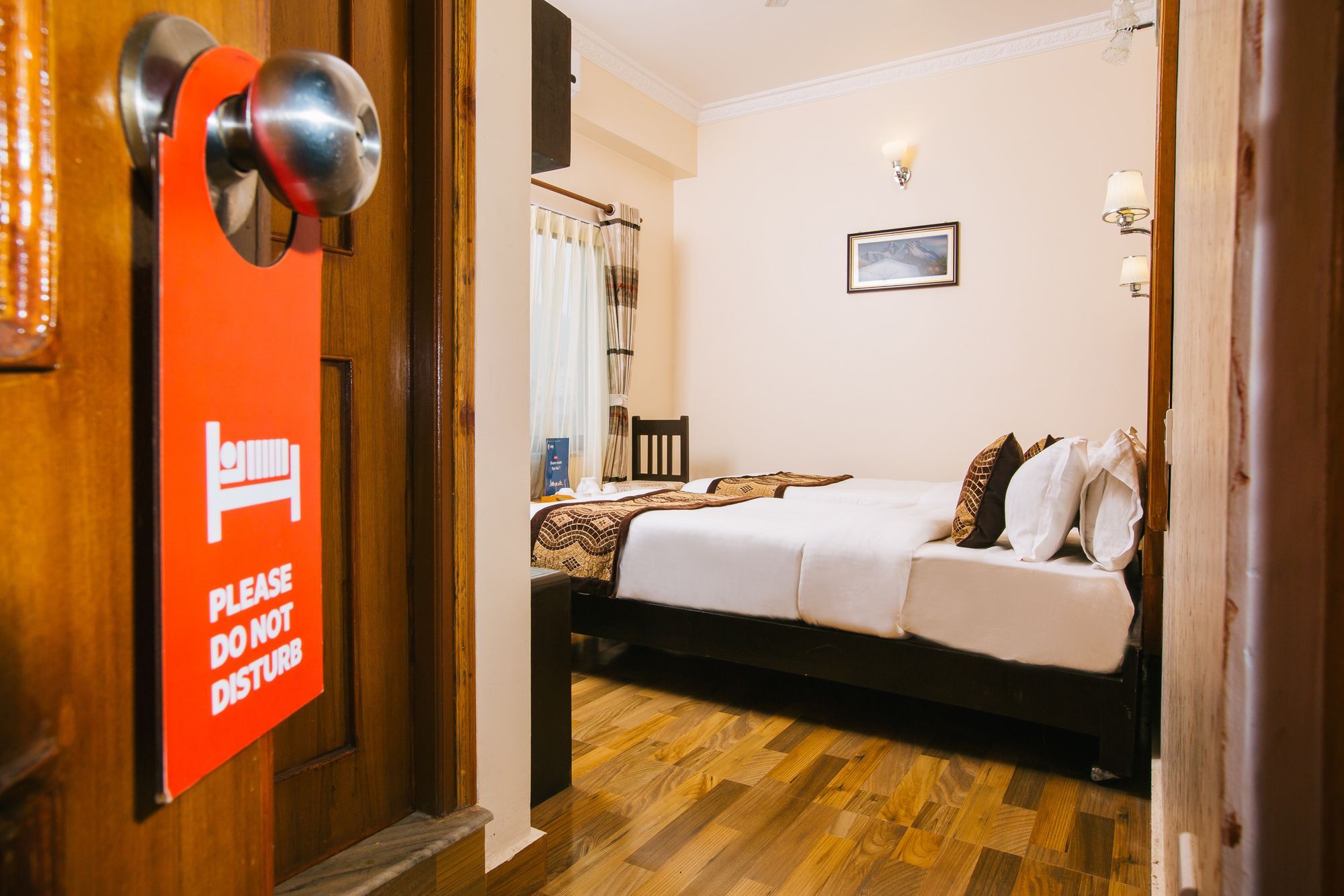 Hotel Romantica Pokhara Esterno foto
