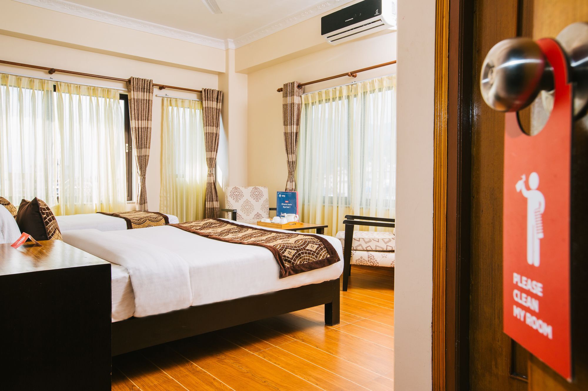 Hotel Romantica Pokhara Esterno foto