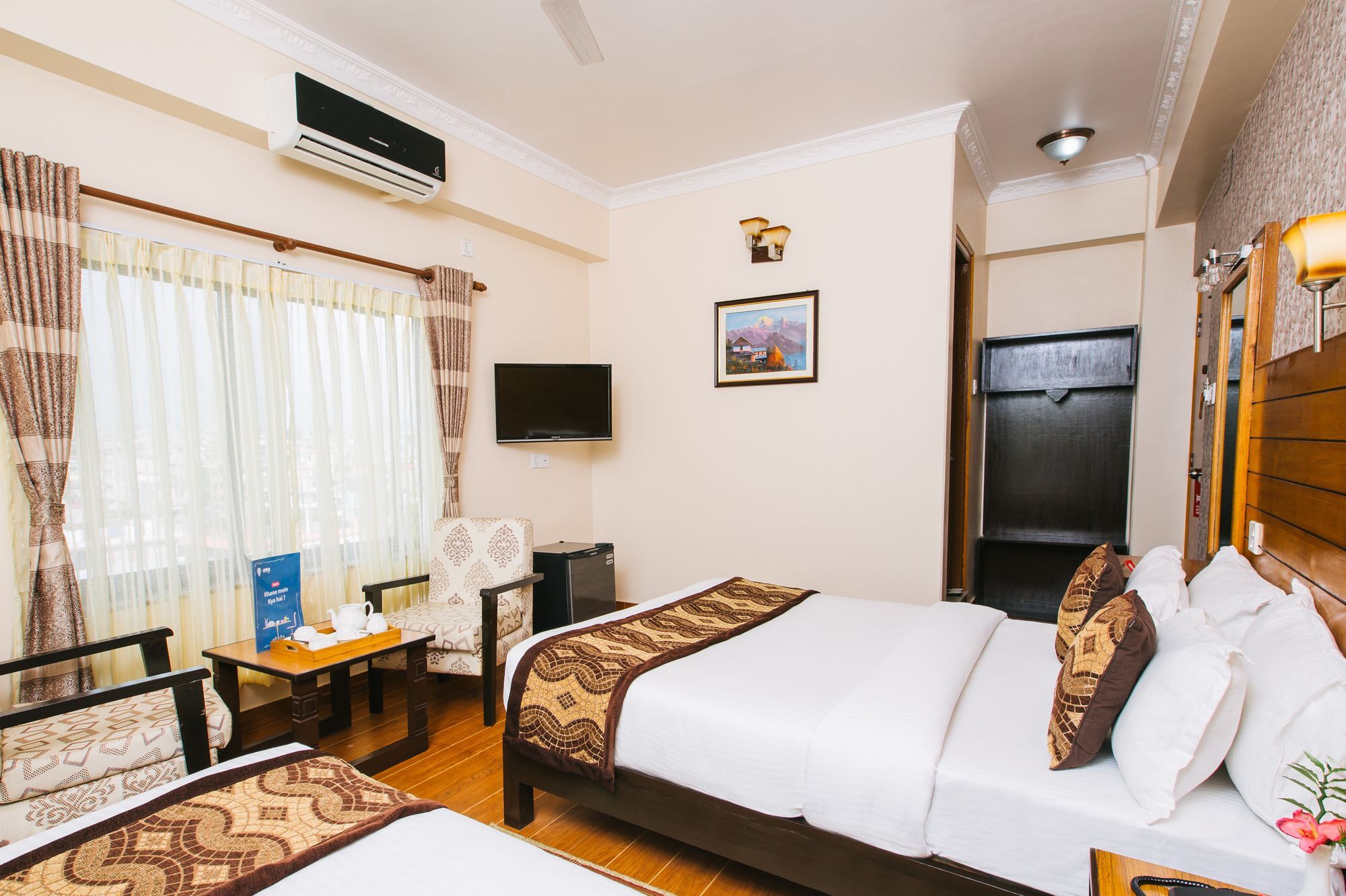 Hotel Romantica Pokhara Esterno foto